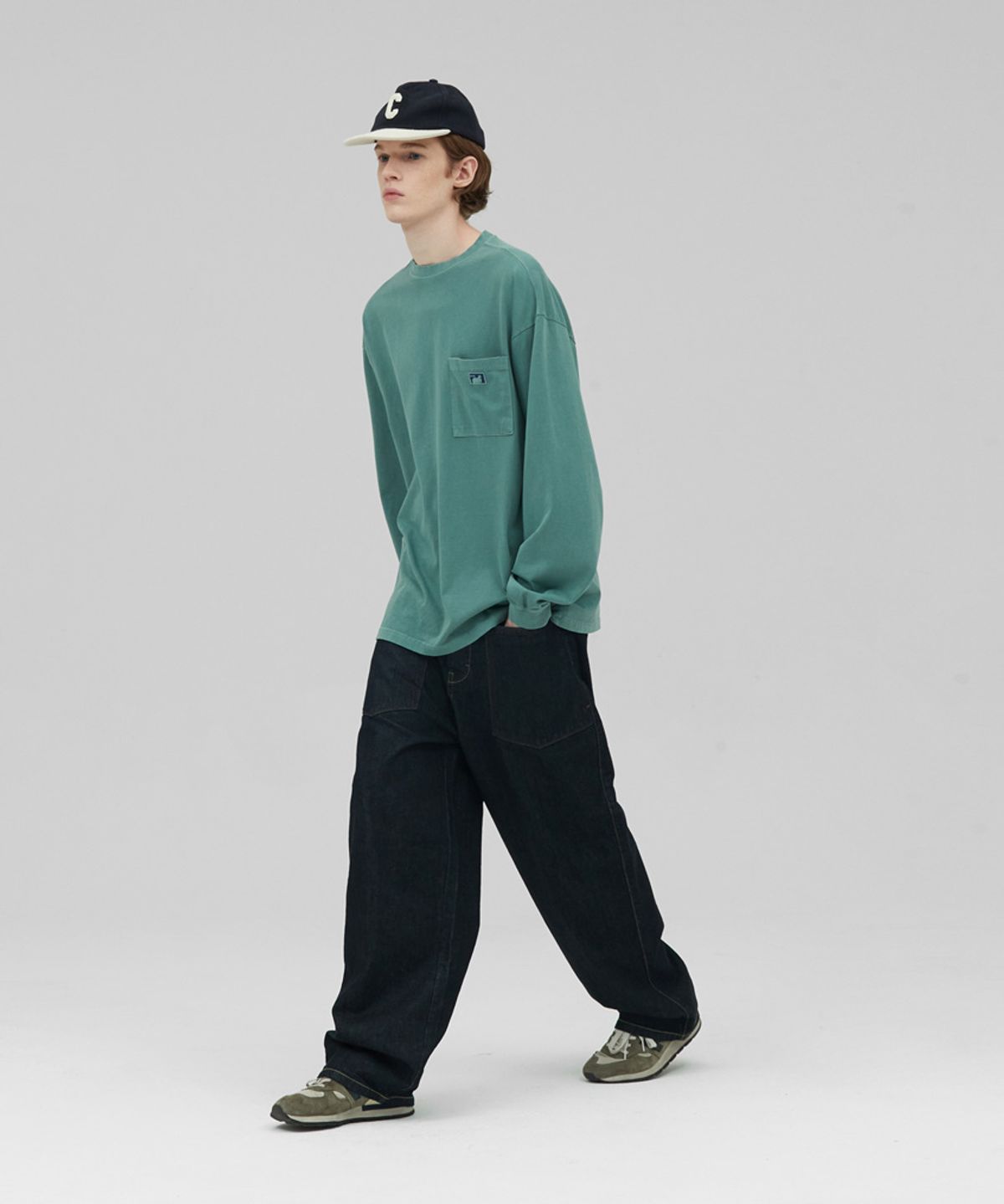 스탠즈(STENDS) [M~4XL] 피그먼트 롱 슬리브 포켓  티셔츠_그린