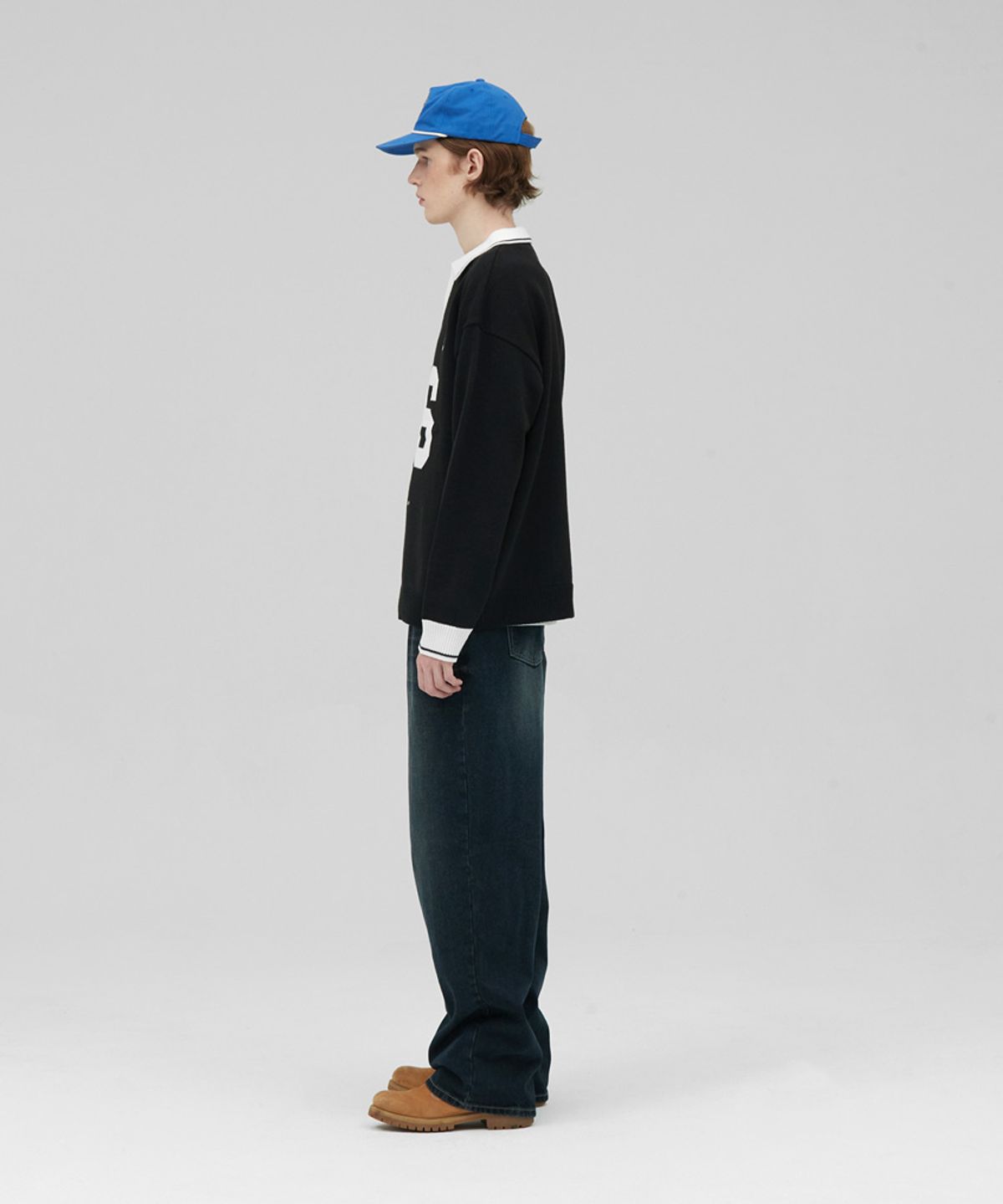스탠즈(STENDS) [M~4XL] 풋볼 카라 배색 니트_블랙