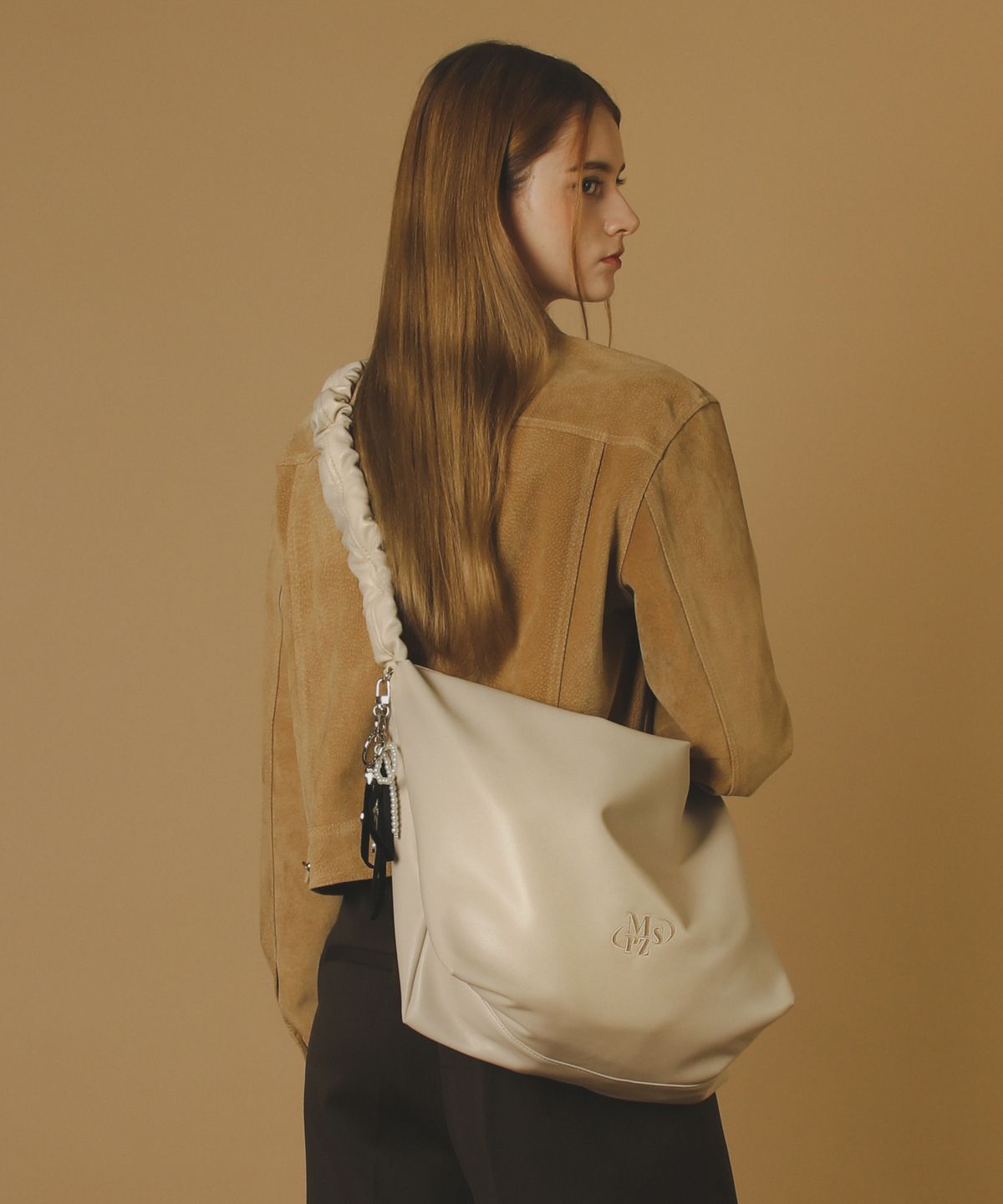 마스마룰즈(MASMARULEZ) Leather 2way shirring hobo bag _ Beige gray