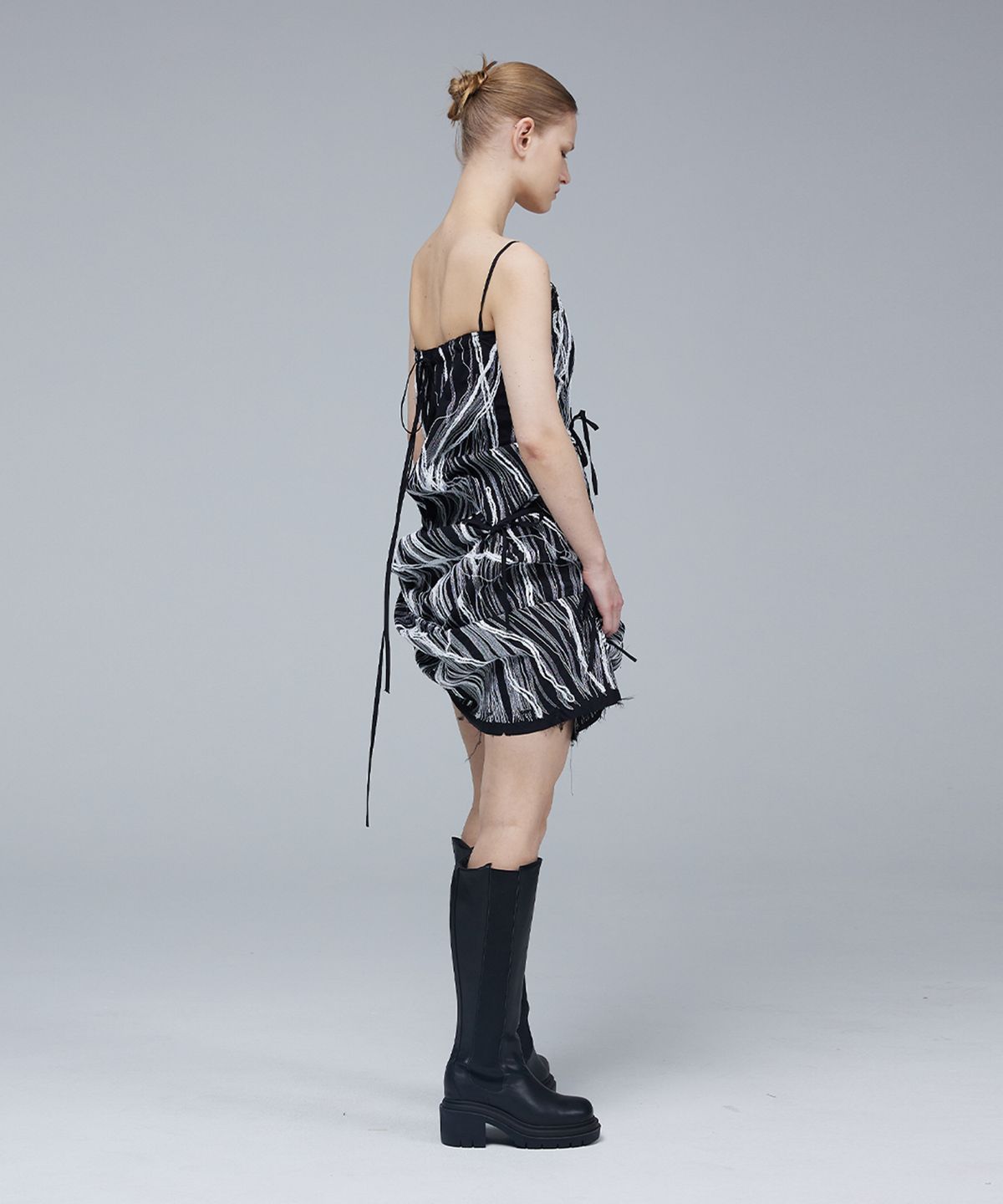 므아므(MMAM) Doodle strap draping maxi dress