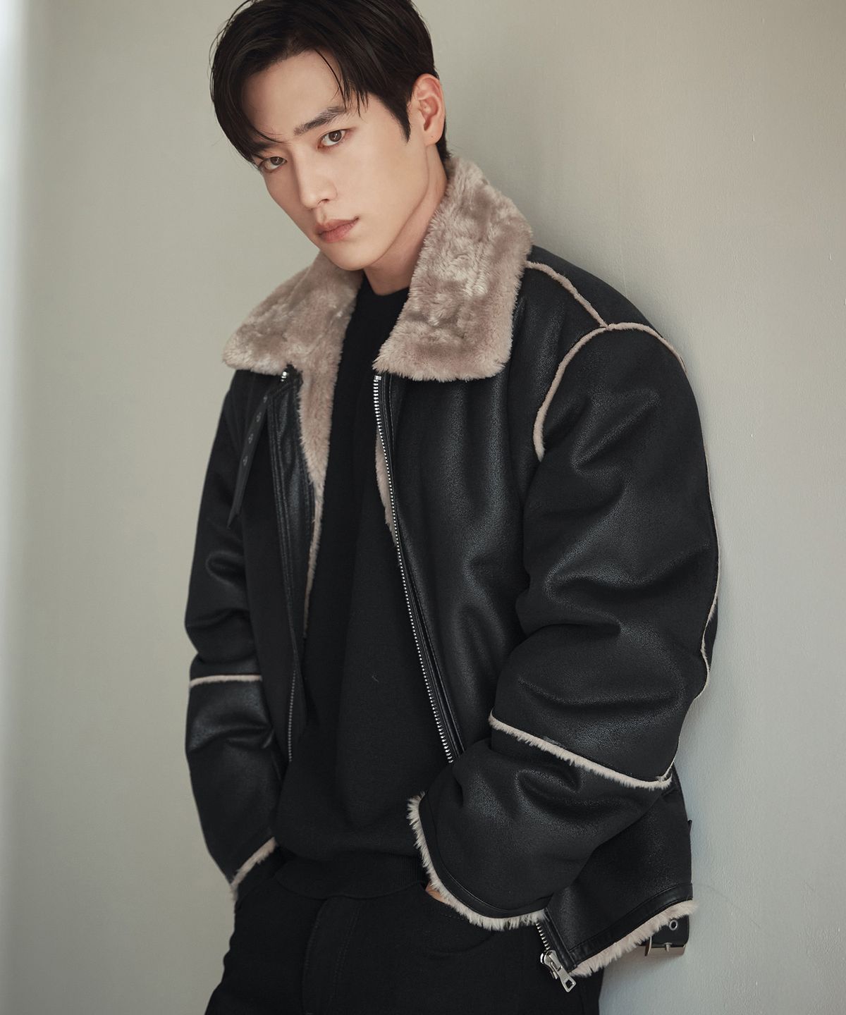 드로우핏(DRAW FIT) 오버사이즈 스웨이드 라인 무스탕 자켓 [BLACK]