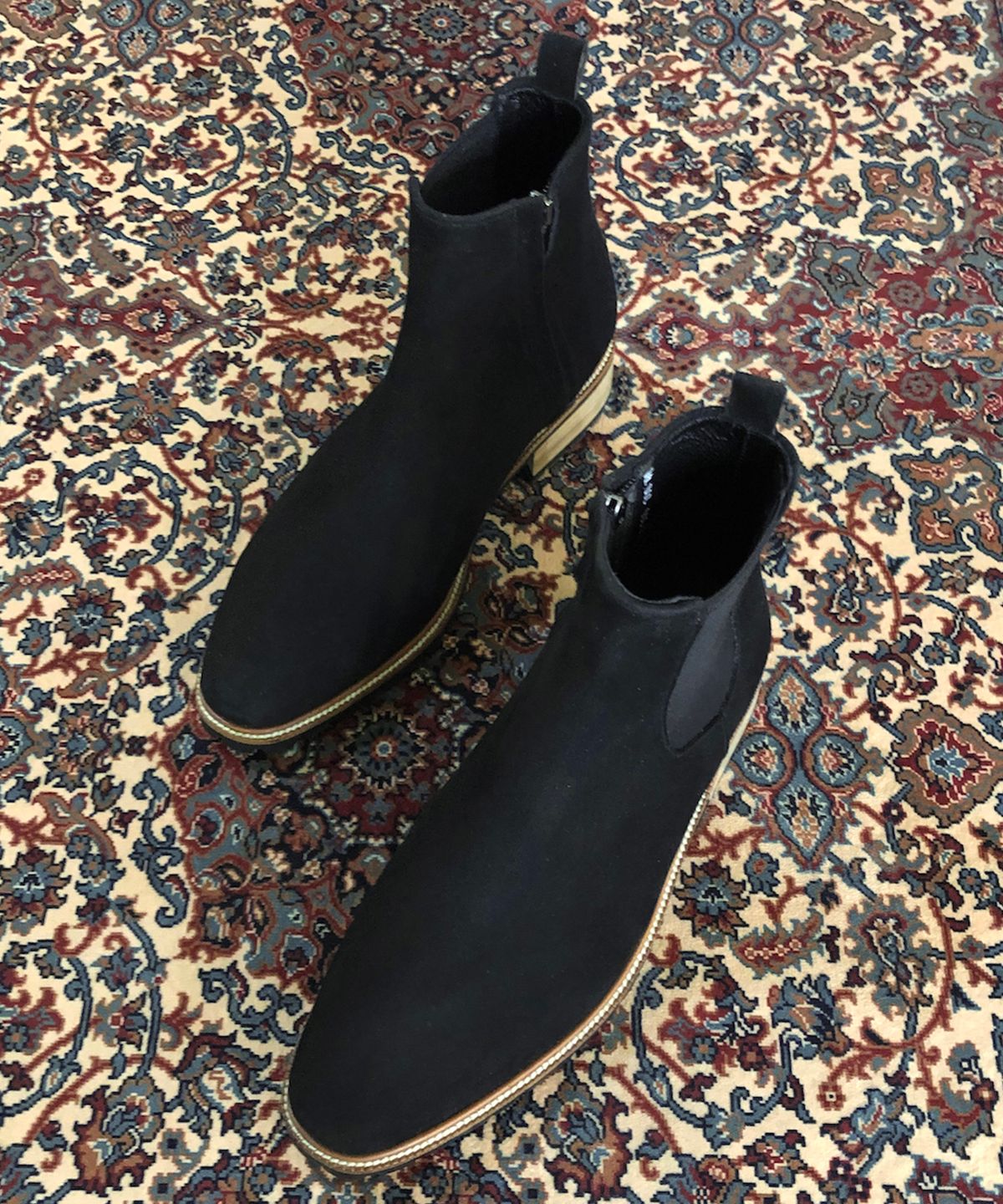 조앤슈(JOENSHOE) 릴 스웨이드 사이드지퍼 첼시부츠 블랙