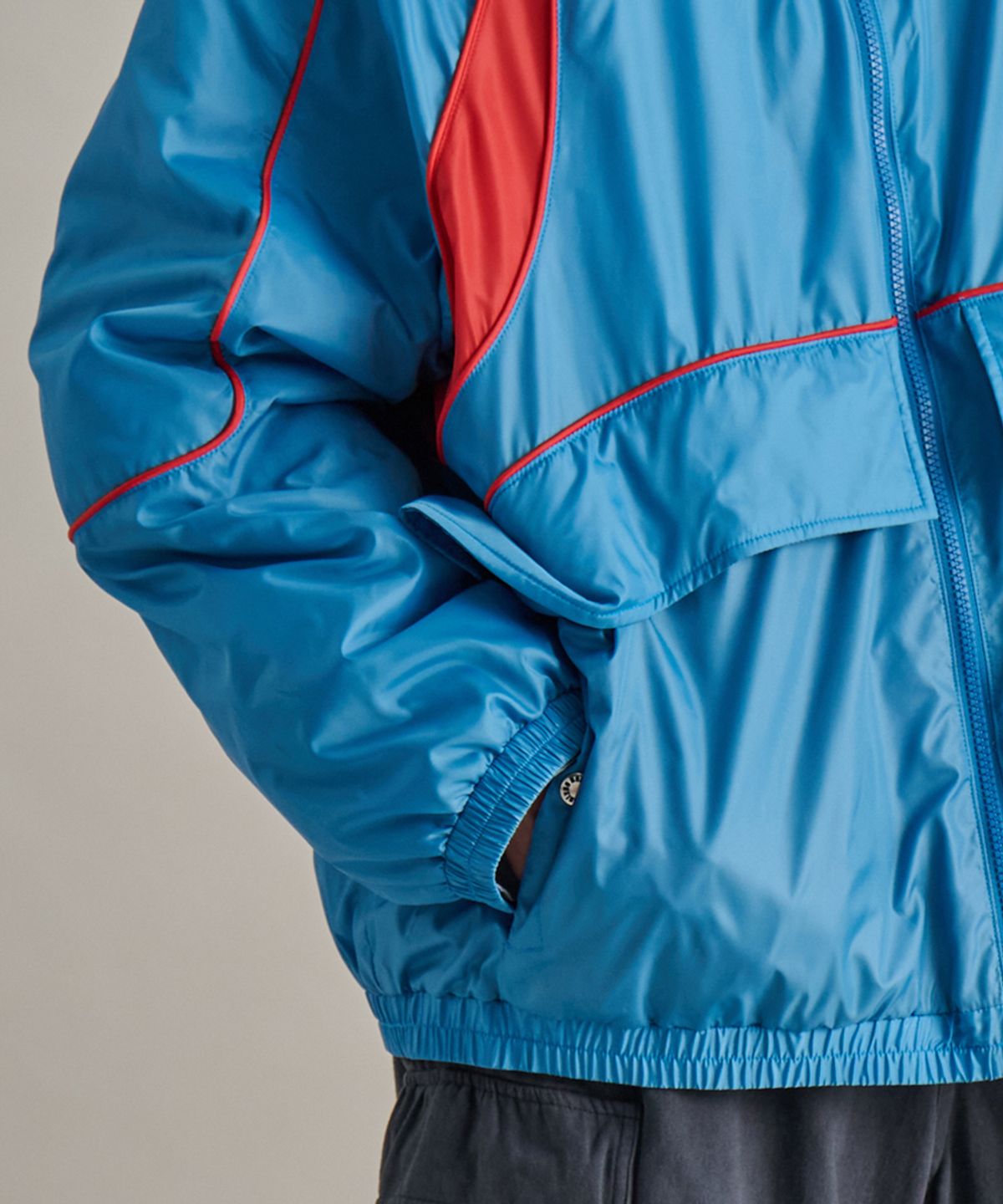 논타입(NONTYPE) DIAGONAL PANELED PIPING JUMPER (BLUE)