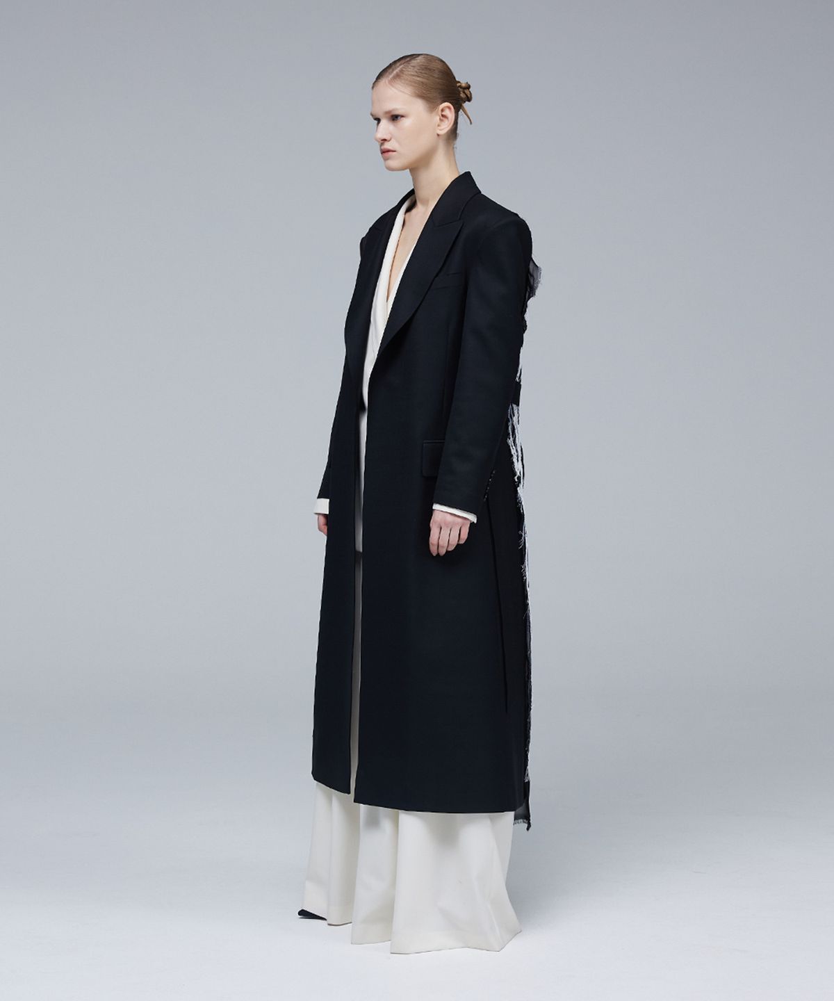 므아므(MMAM) Open-type back doodle detail coat