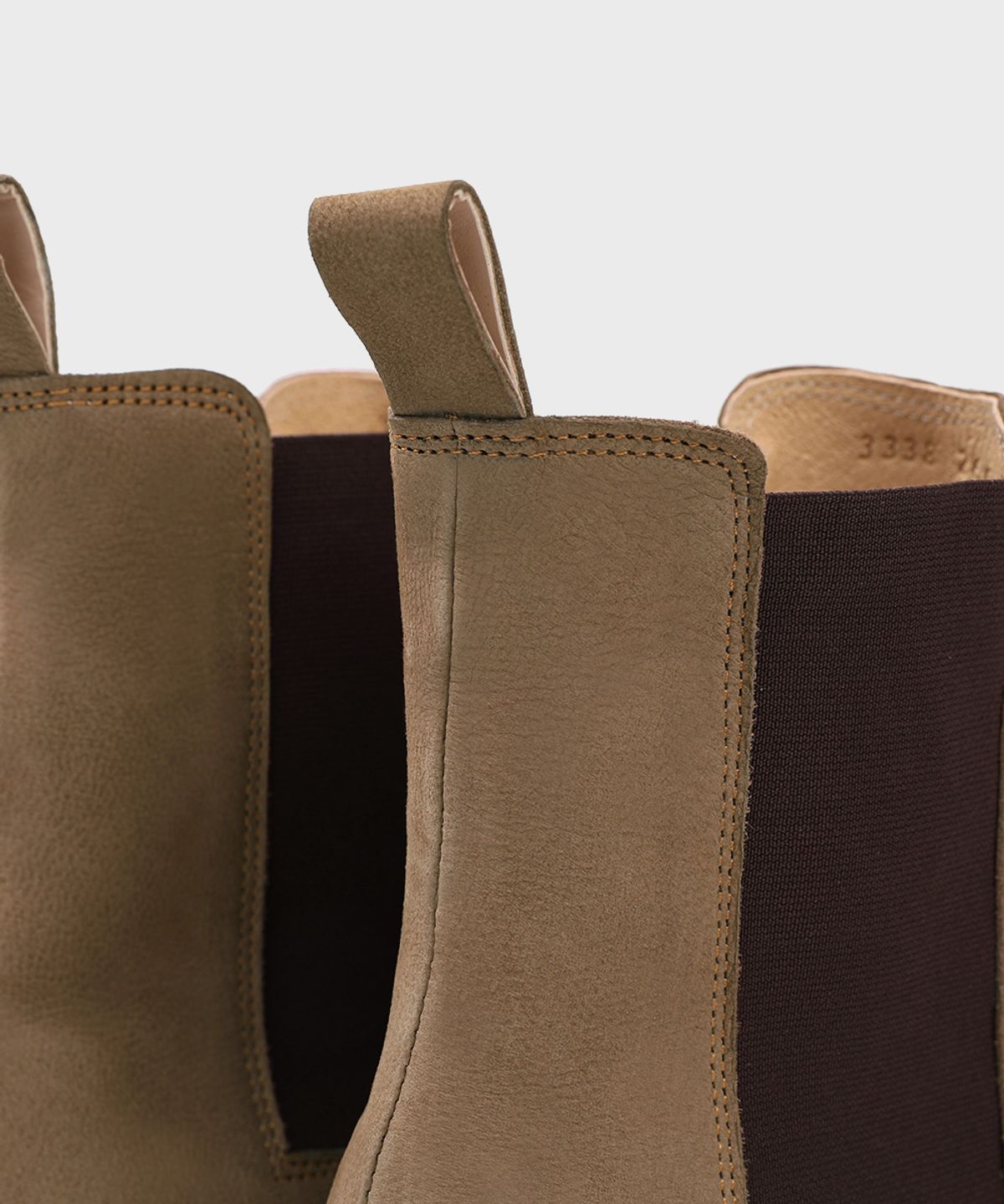 피렌체 아뜨리에(FIRENZE ATELIER) Rians_슬림토 스퀘어 밴딩 첼시부츠 3338 [BEIGE NUBUCK]