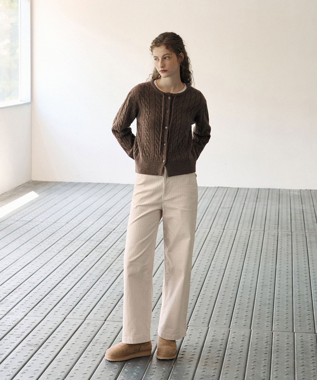 드로우핏 우먼(DRAWFIT WOMEN) 모디스트 케이블 리본 울 니트 가디건 [IVORY]