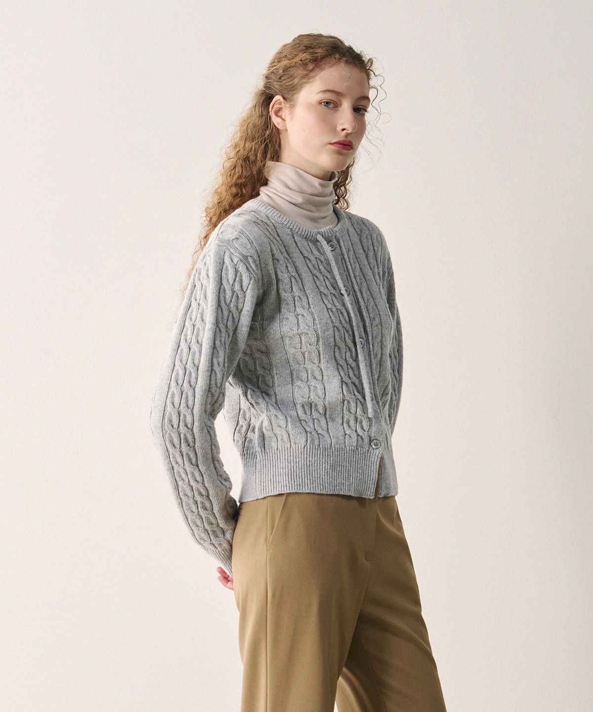 드로우핏 우먼(DRAWFIT WOMEN) 모디스트 케이블 리본 울 니트 가디건 [IVORY]
