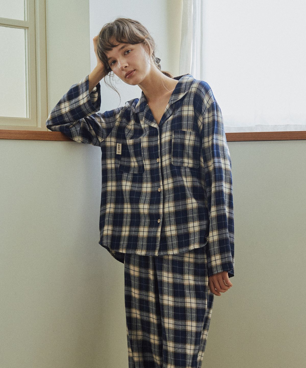 울랄라파자마(ULLALA PAJAMAS) 클로저 긴팔 여성페어 네이비 (21수)