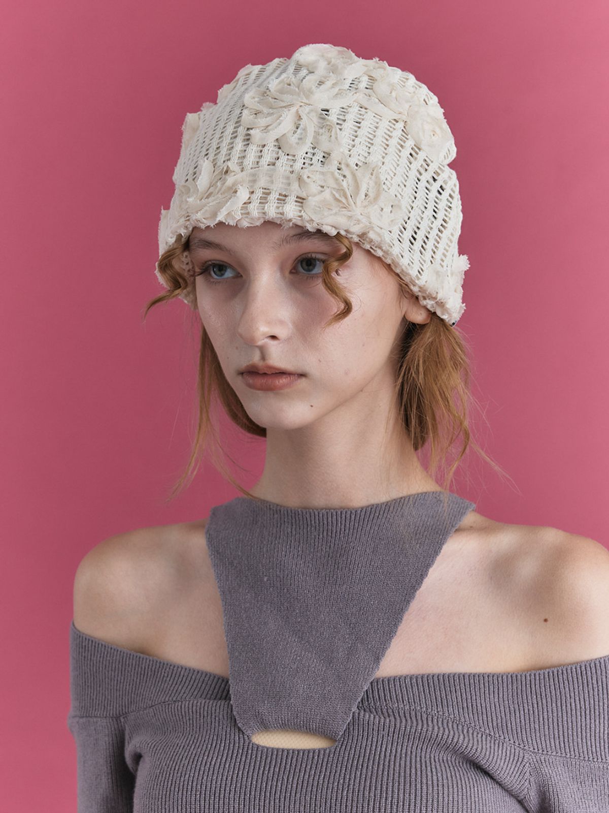 포에지담(POESIEDAME) ROSA KNIT BEANIE IN IVORY
