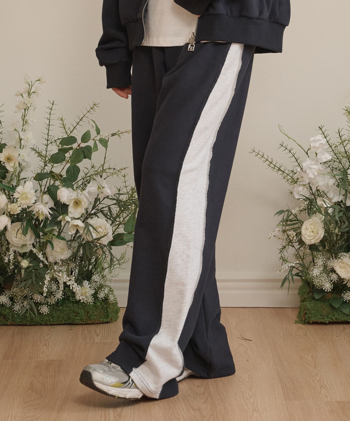 로시로우(LOSSYROW) Wide-coloured track pants Navy