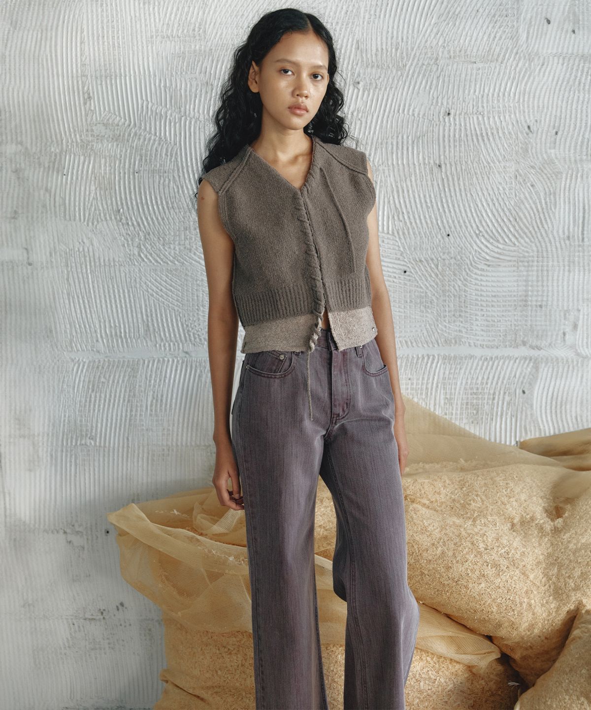 엔오르(EN OR) SEMI WIDE HIGH-RISE DENIM PANTS -  MAGENTA