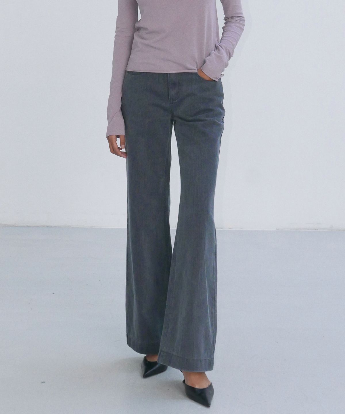 엔오르(EN OR) SEMI WIDE HIGH-RISE DENIM PANTS - DARK GREY