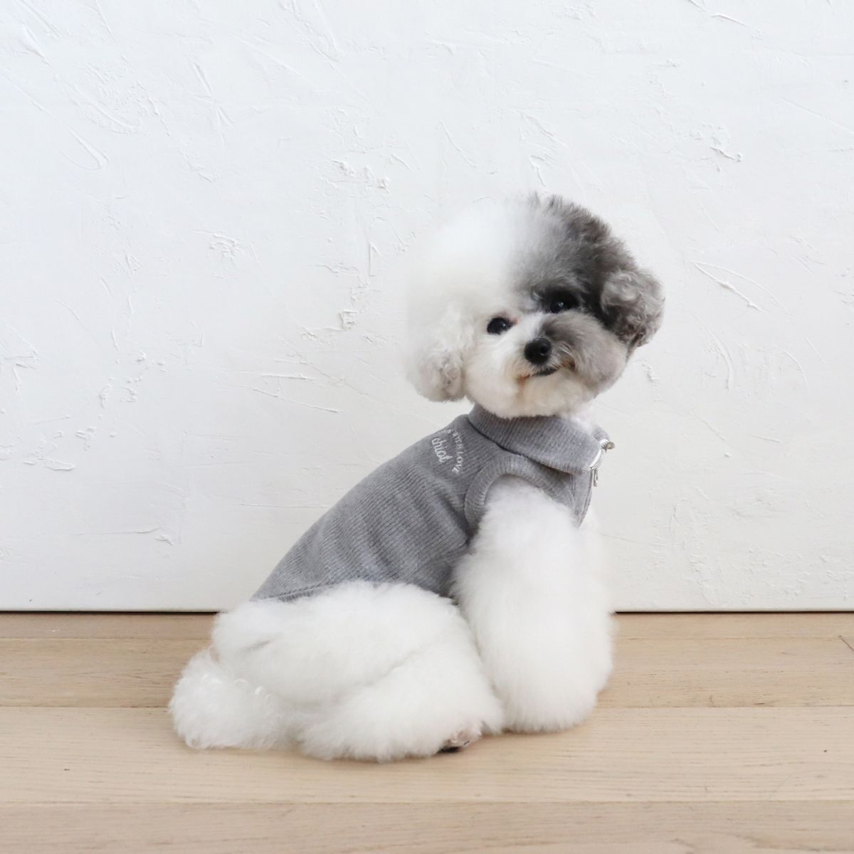 쉬오트(CHIOT) 소프트 슬리브리스 하프집업 (소프트그레이)