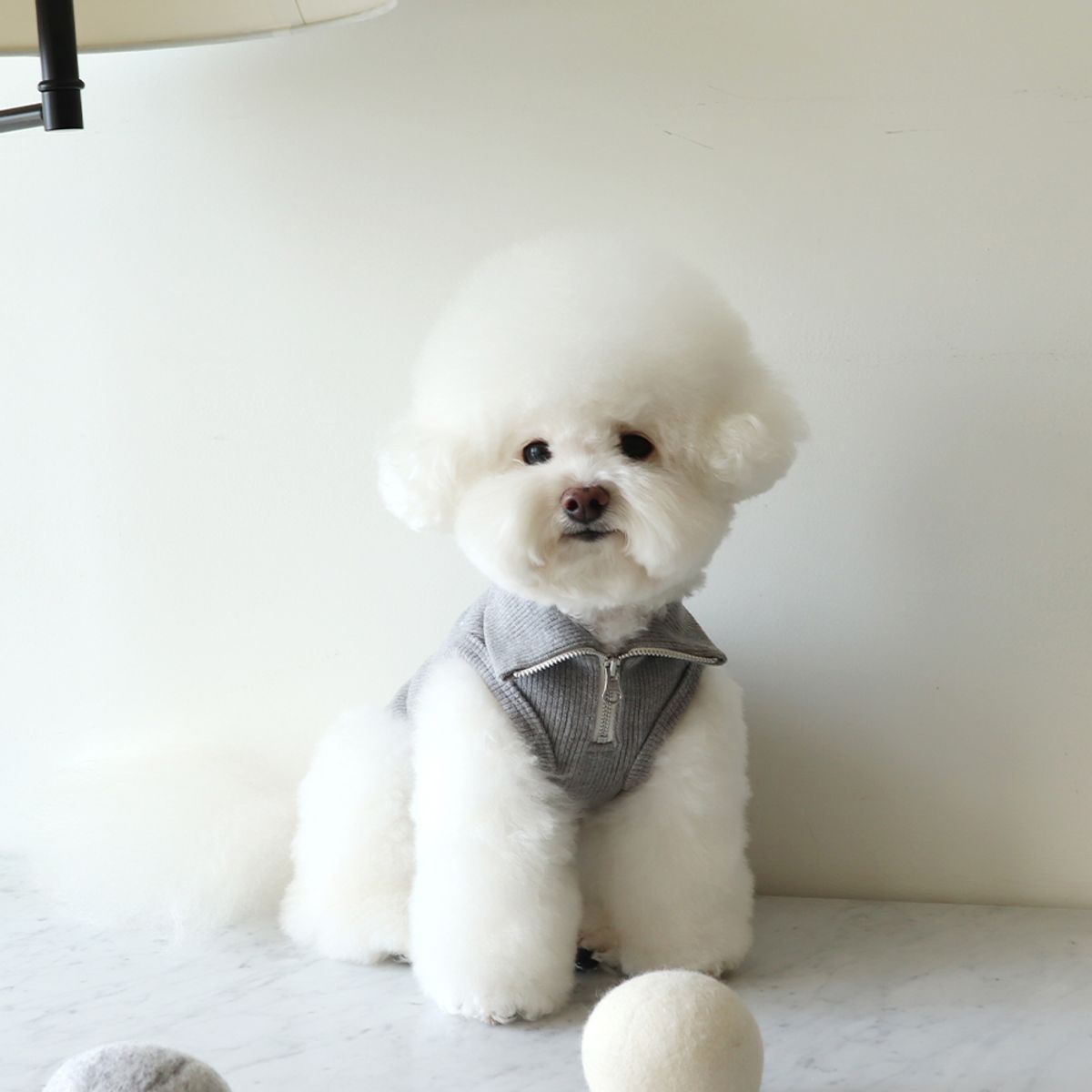 쉬오트(CHIOT) 소프트 슬리브리스 하프집업 (소프트그레이)