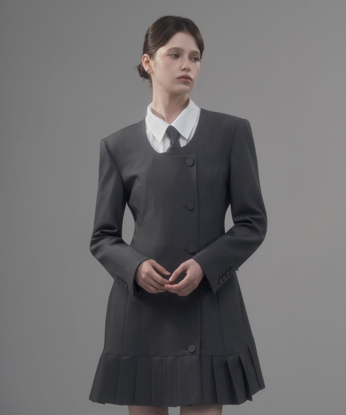 마우솔레움(MAU SOLEUM) Jenn Round Neck Pleated Suit Jacket Dress - Grey