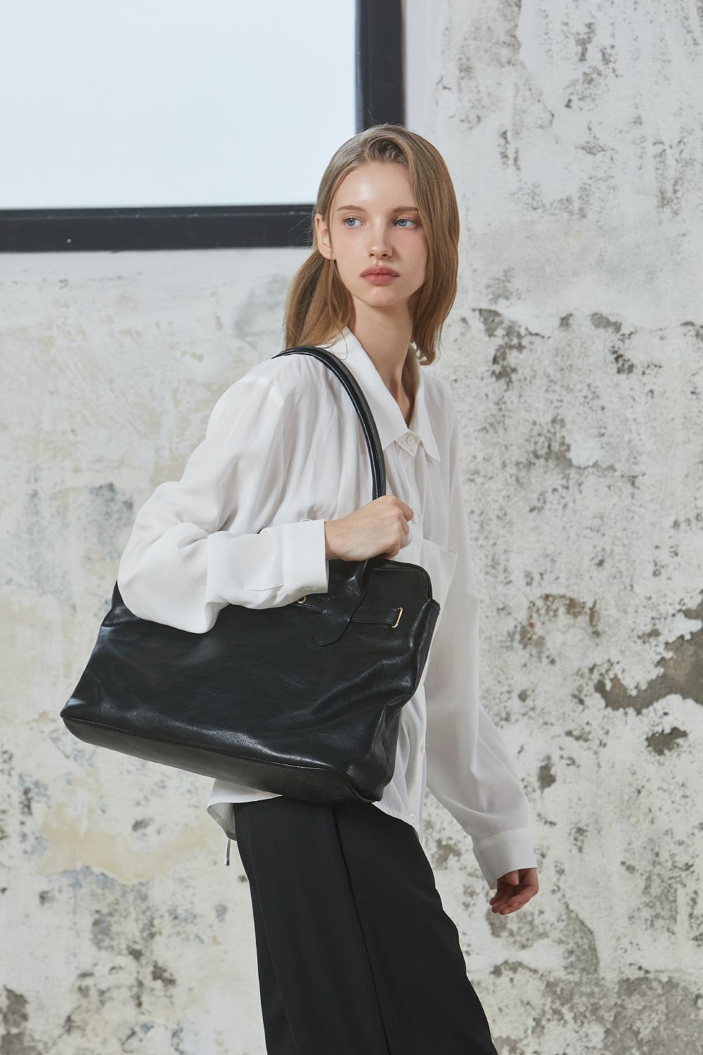 MUSINSA公式 | ANOETIC CLASSIC BELT SHOPPER BAG_BLACK