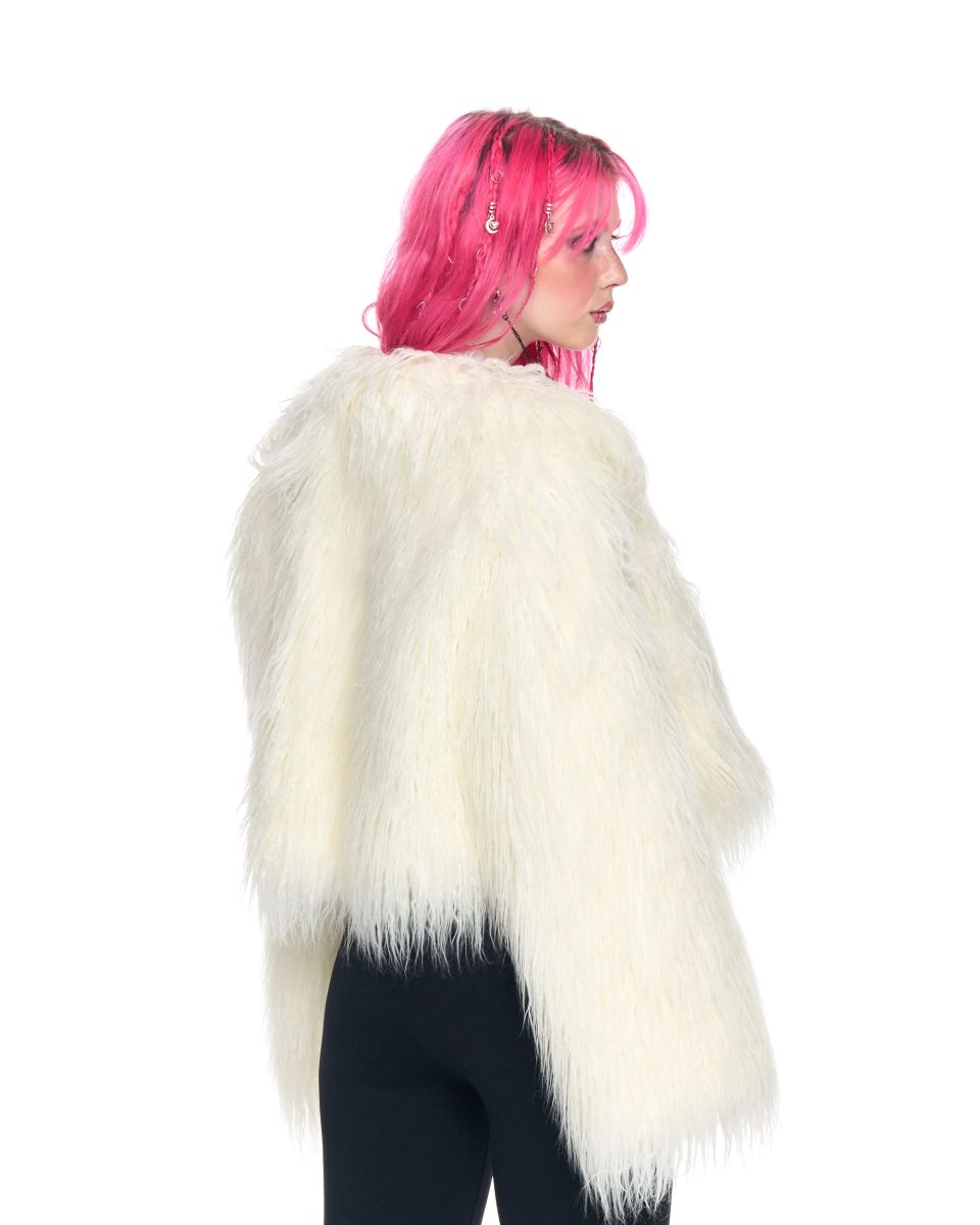 MUSINSA公式 | SCHISM INDUCING CROPPED SPIKY FAUX FUR JACKET IVORY