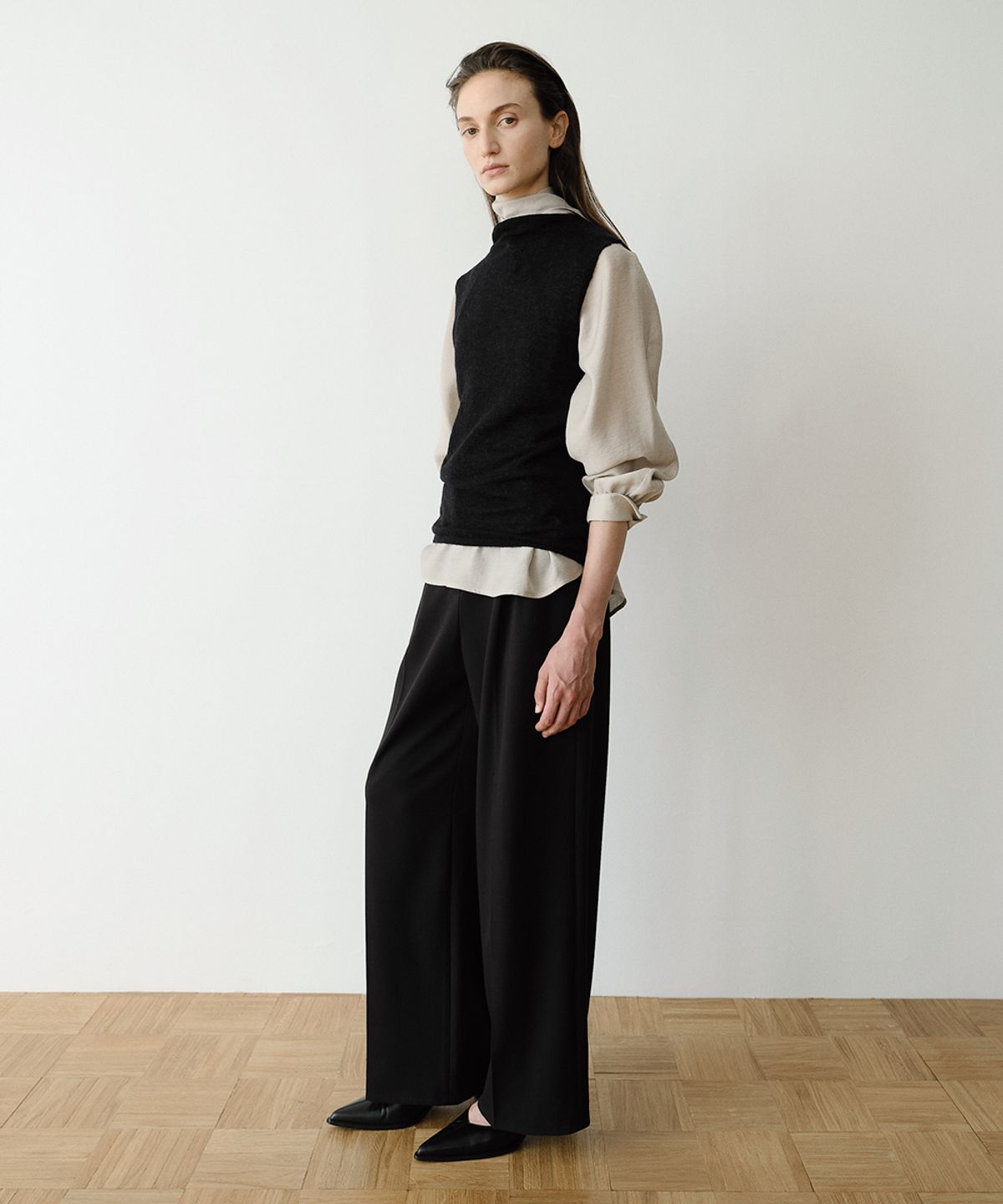 이아(EAAH) FW WIDE TUCK PANTS (BLACK)