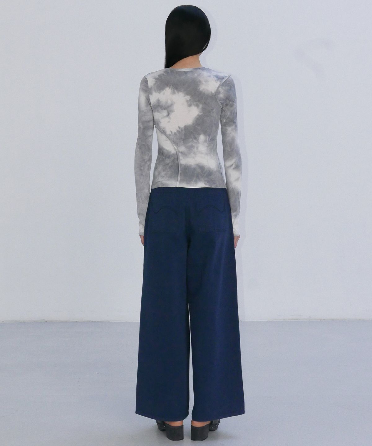엔오르(EN OR) ONE TUCK WIDE DENIM PANTS - BLUE