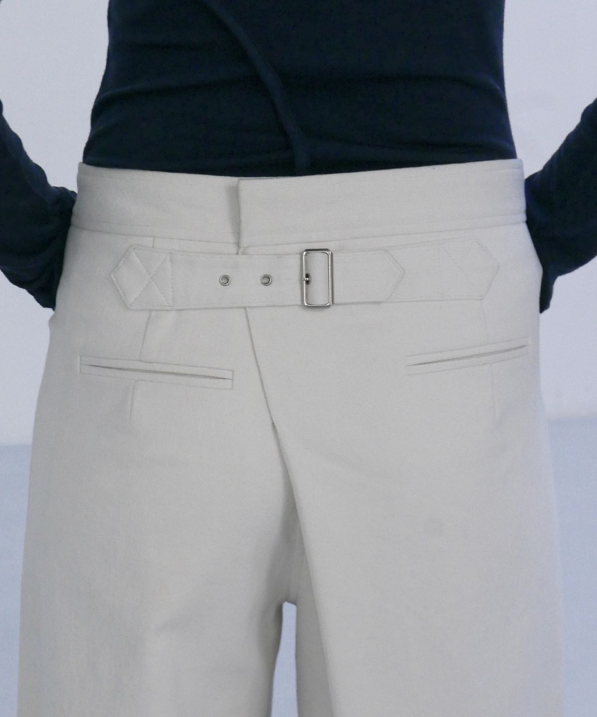 엔오르(EN OR) BIZO DETAIL FLARE PANTS - CREAM