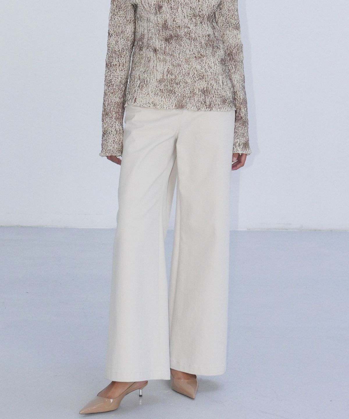 엔오르(EN OR) BIZO DETAIL FLARE PANTS - CREAM