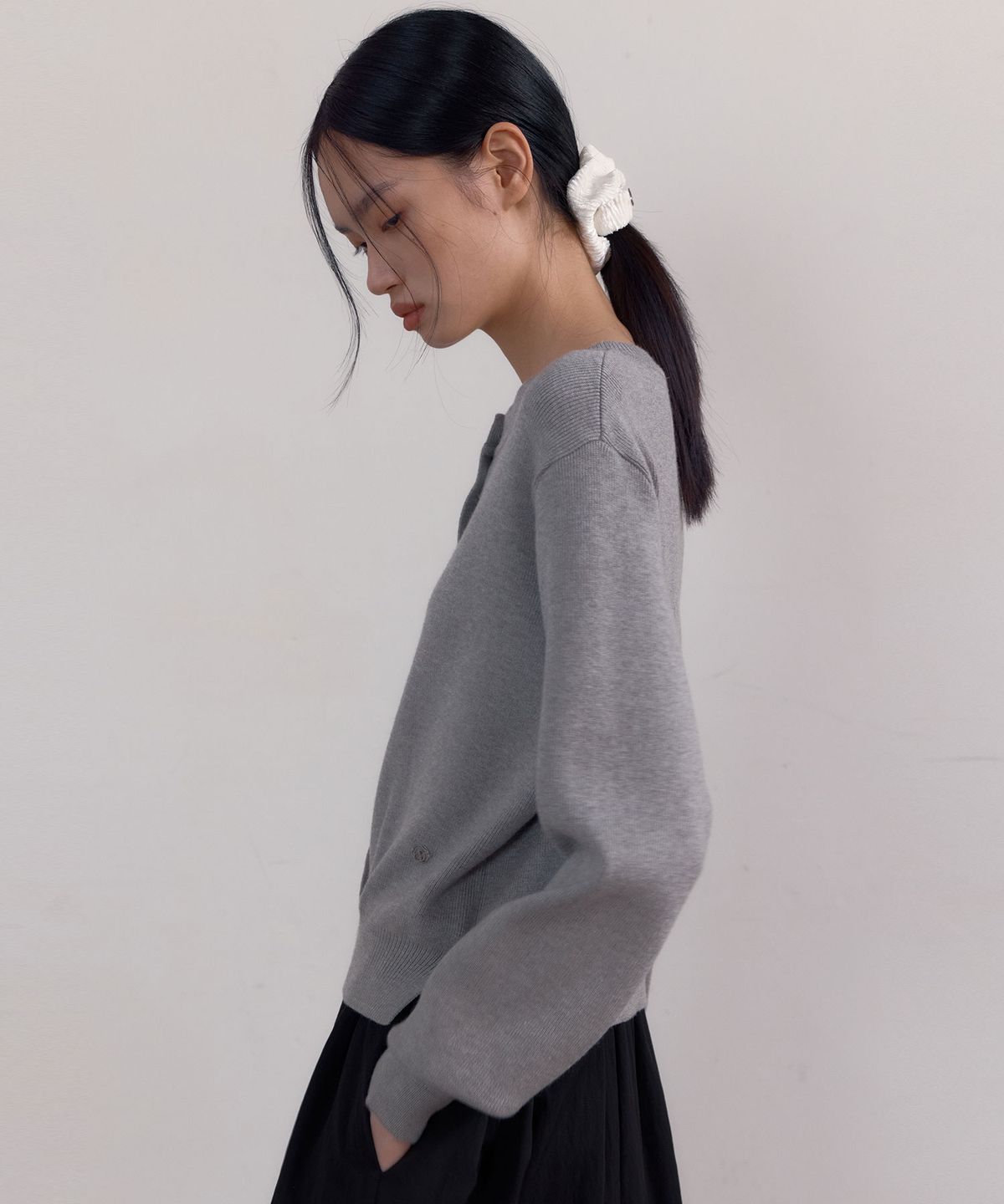 38컴온커먼(38COMEONCOMMON) Wrinkle Velvet Scrunchie (White)