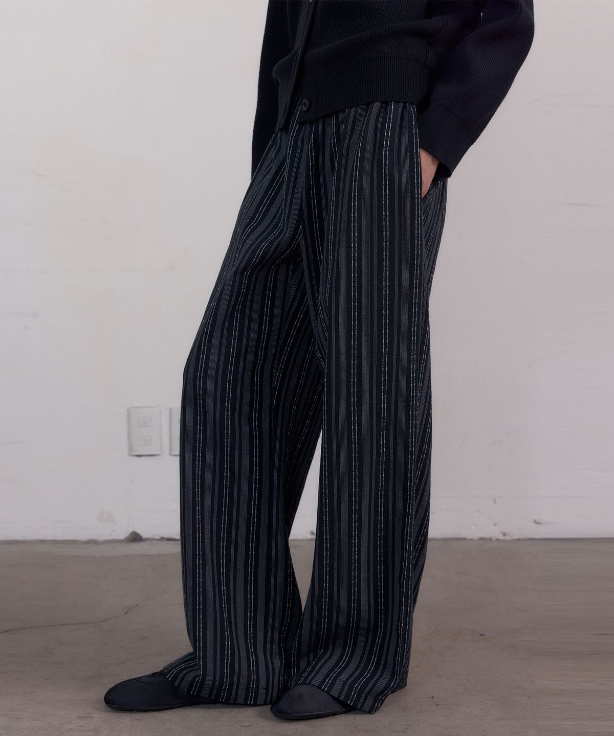 38컴온커먼(38COMEONCOMMON) Stripe Banding Pants (Black)