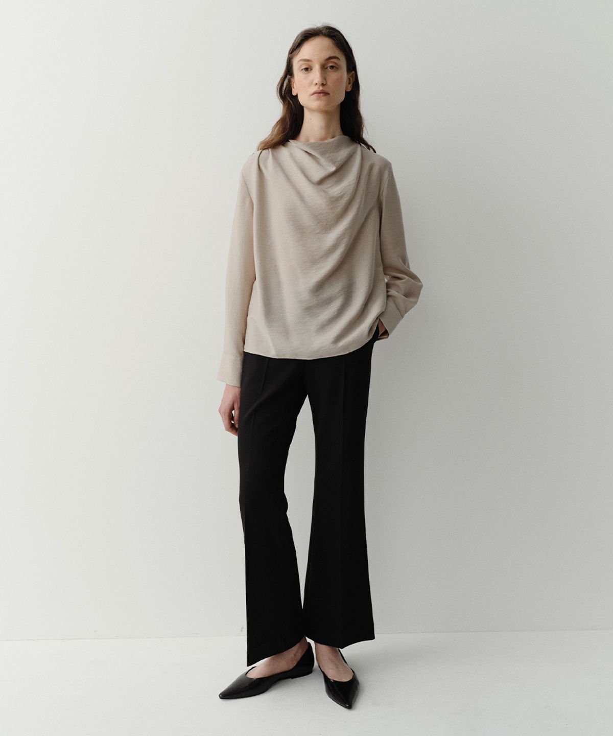 이아(EAAH) FW BELL BOTTOM PANTS (BLACK)