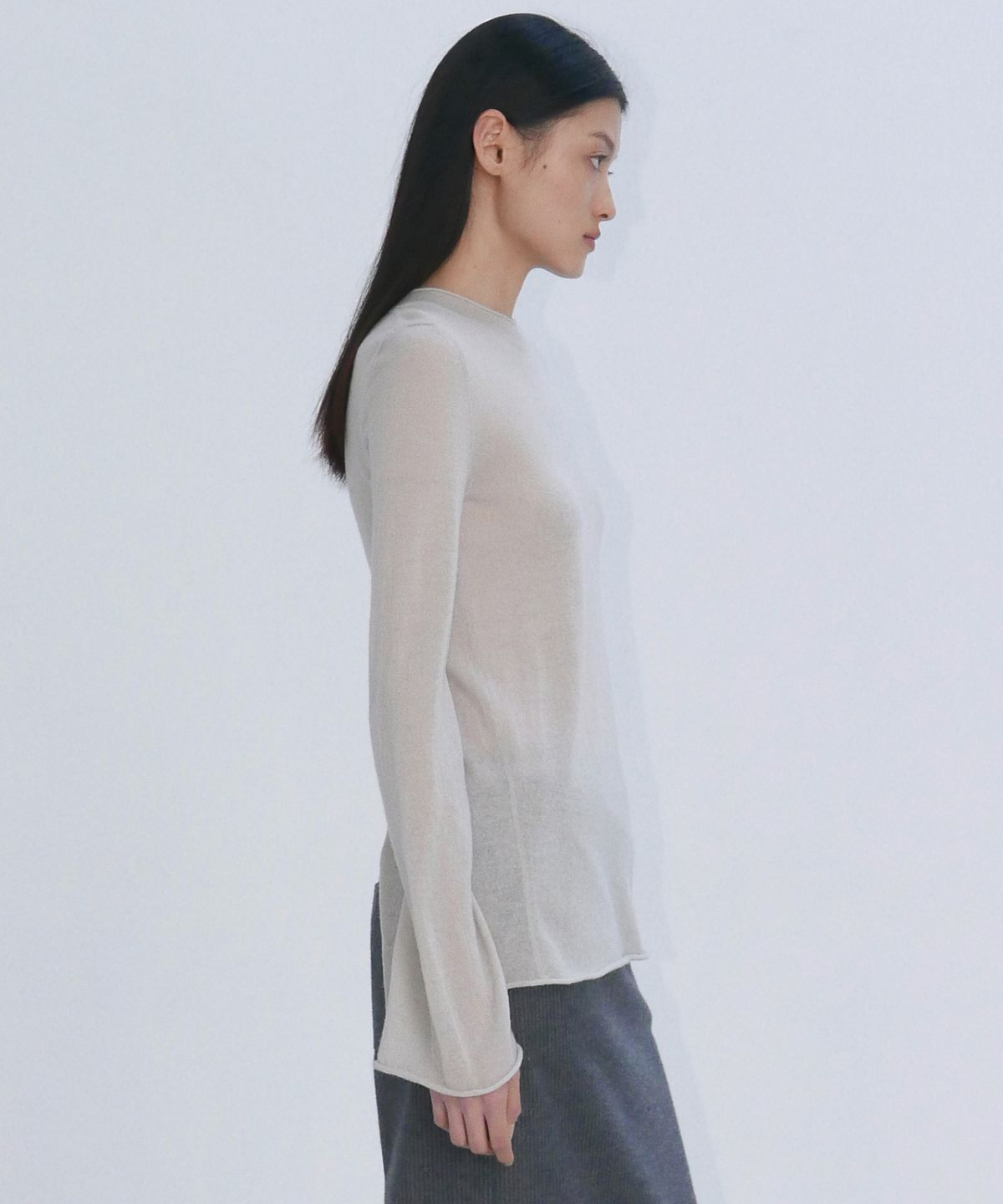 엔오르(EN OR) OPEN BACK BELL SLEEVE KNIT - LIGHT GREY