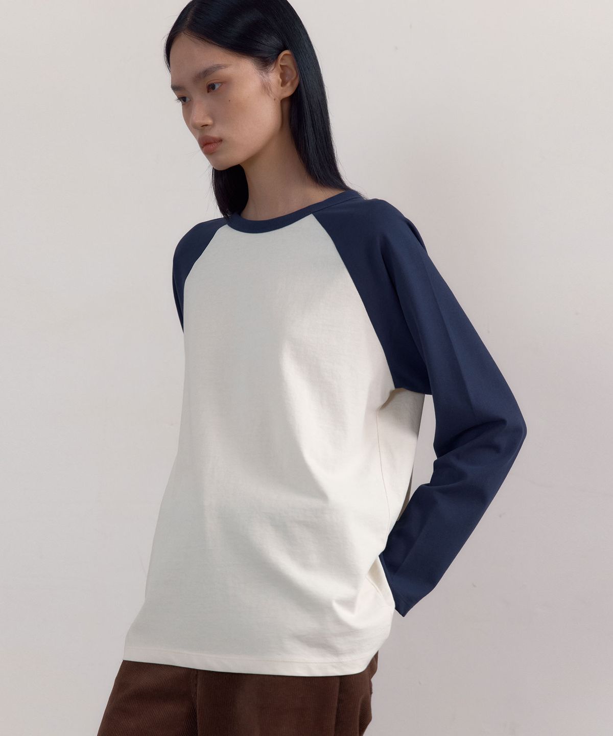 38컴온커먼(38COMEONCOMMON) Loose Raglan Long Sleeve T-Shirts (Navy)