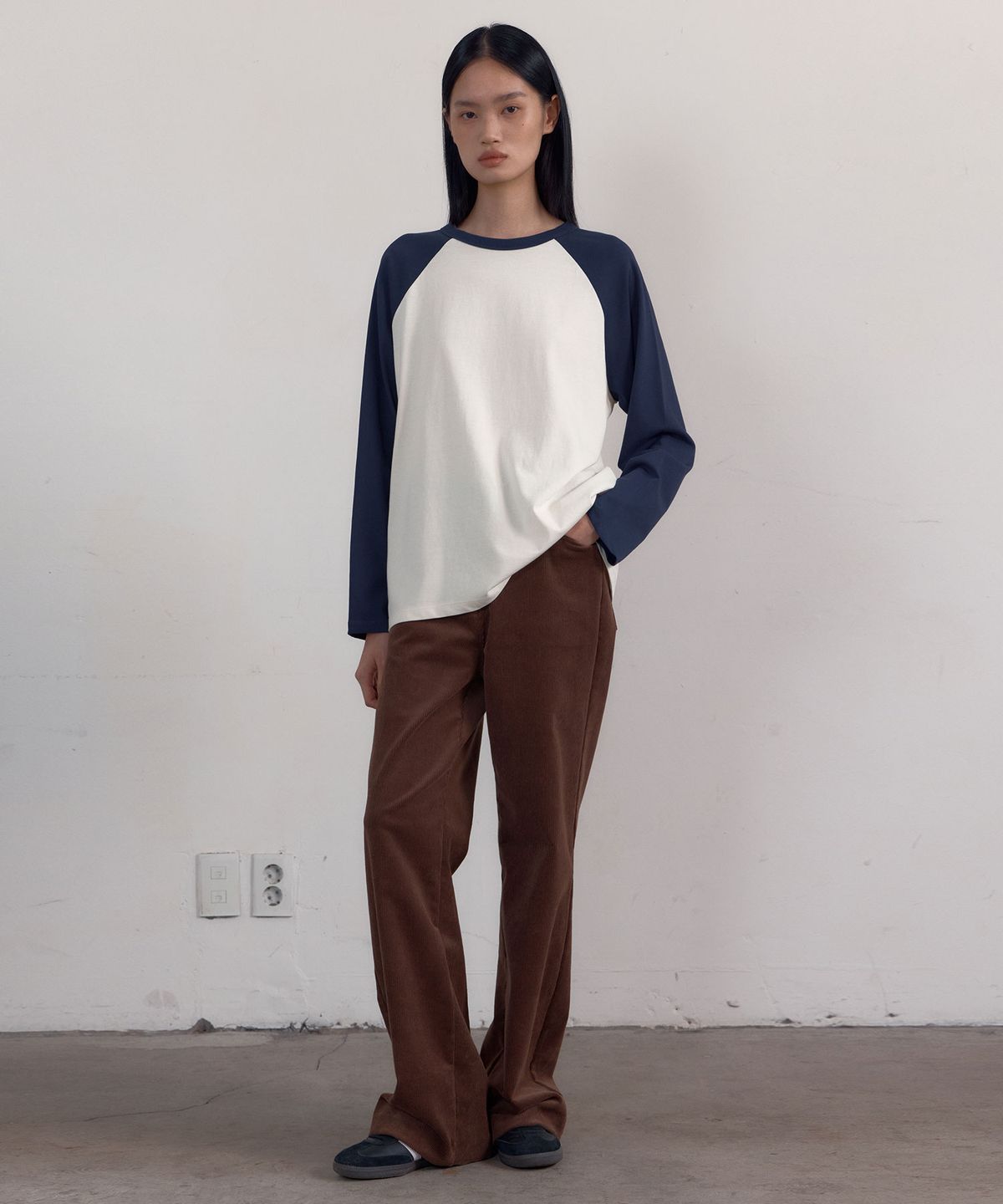 38컴온커먼(38COMEONCOMMON) Loose Raglan Long Sleeve T-Shirts (Navy)