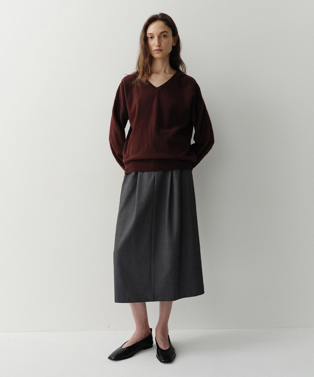 이아(EAAH) TUCK VOLUME MAXI SKIRT (CHARCOAL)