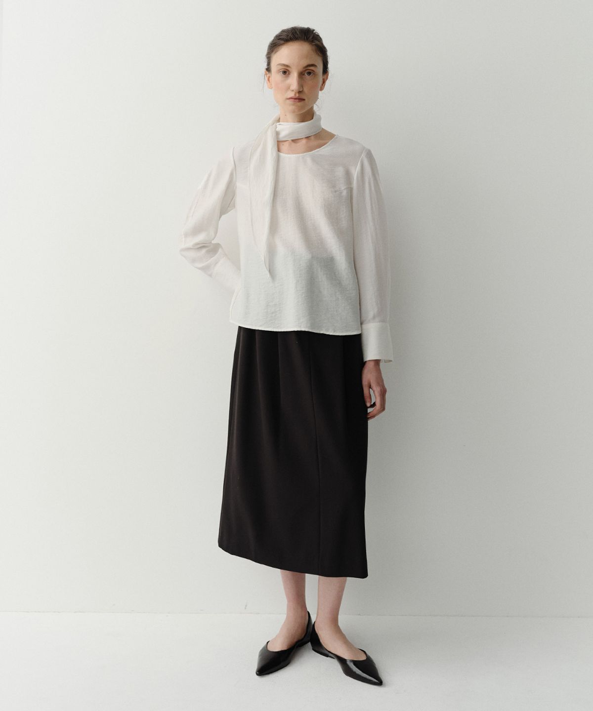 이아(EAAH) TUCK VOLUME MAXI SKIRT (BLACK)