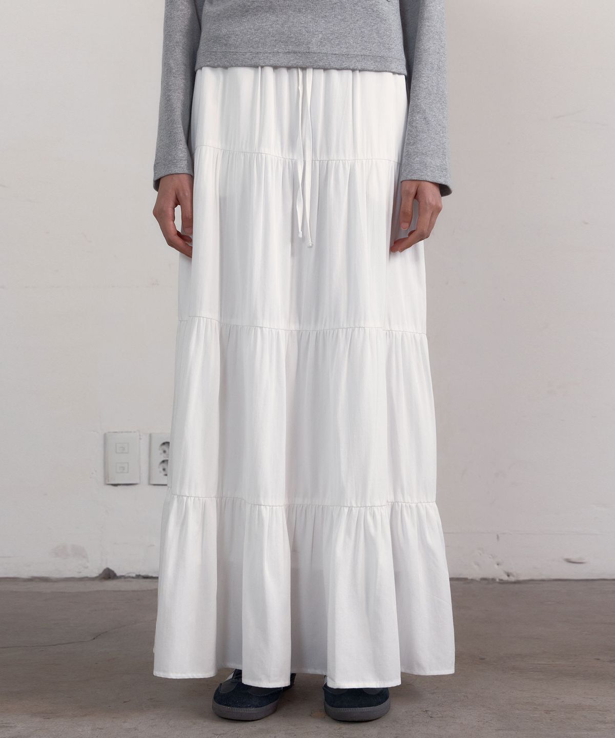 38컴온커먼(38COMEONCOMMON) Shirring Tiered Banding Skirts (White) - Long Length