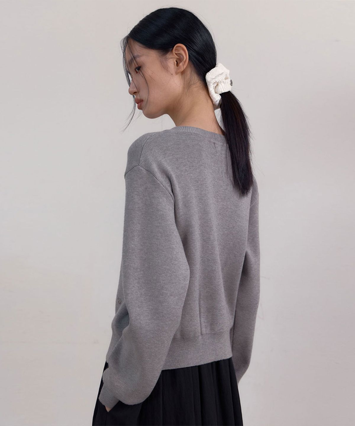 38컴온커먼(38COMEONCOMMON) Crew Neck Cardigan (Melange Grey)