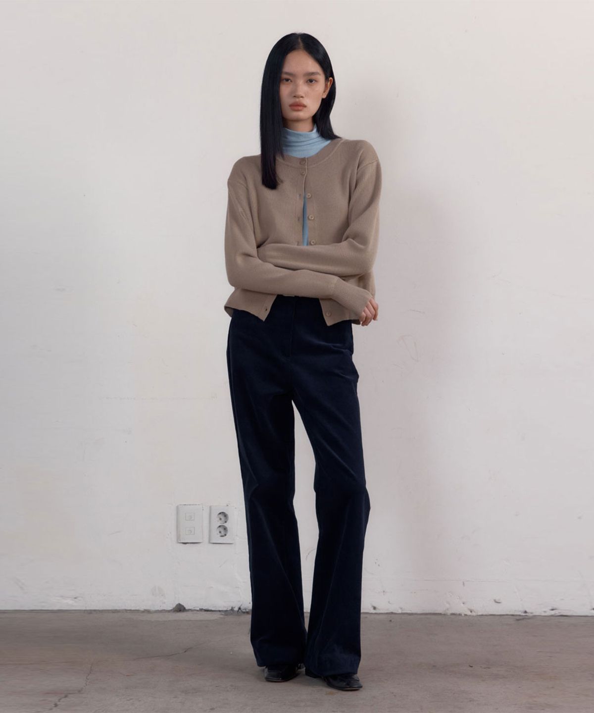38컴온커먼(38COMEONCOMMON) Crew Neck Cardigan (Ash Brown)