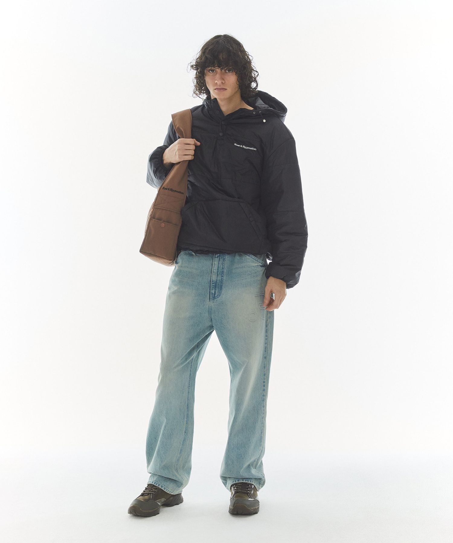 【Rest & Recreation】 PADDING SHOULDER BAG / 追跡付 Rest & Recreation] PADDING SHOULDER BAG - NAVY 正規韓国