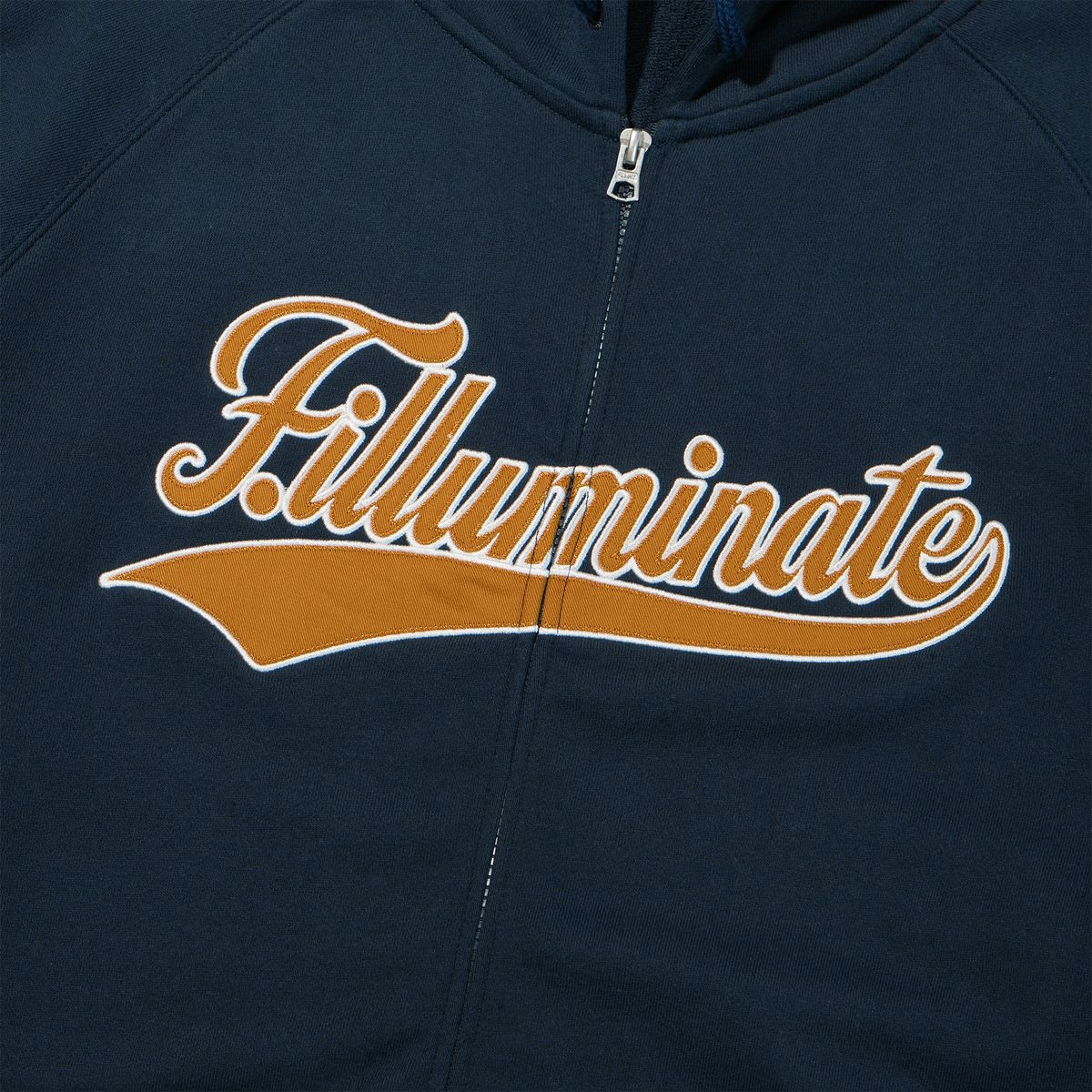 필루미네이트(FILLUMINATE) 시그니처 웨이브 로고 후드 집 업-네이비