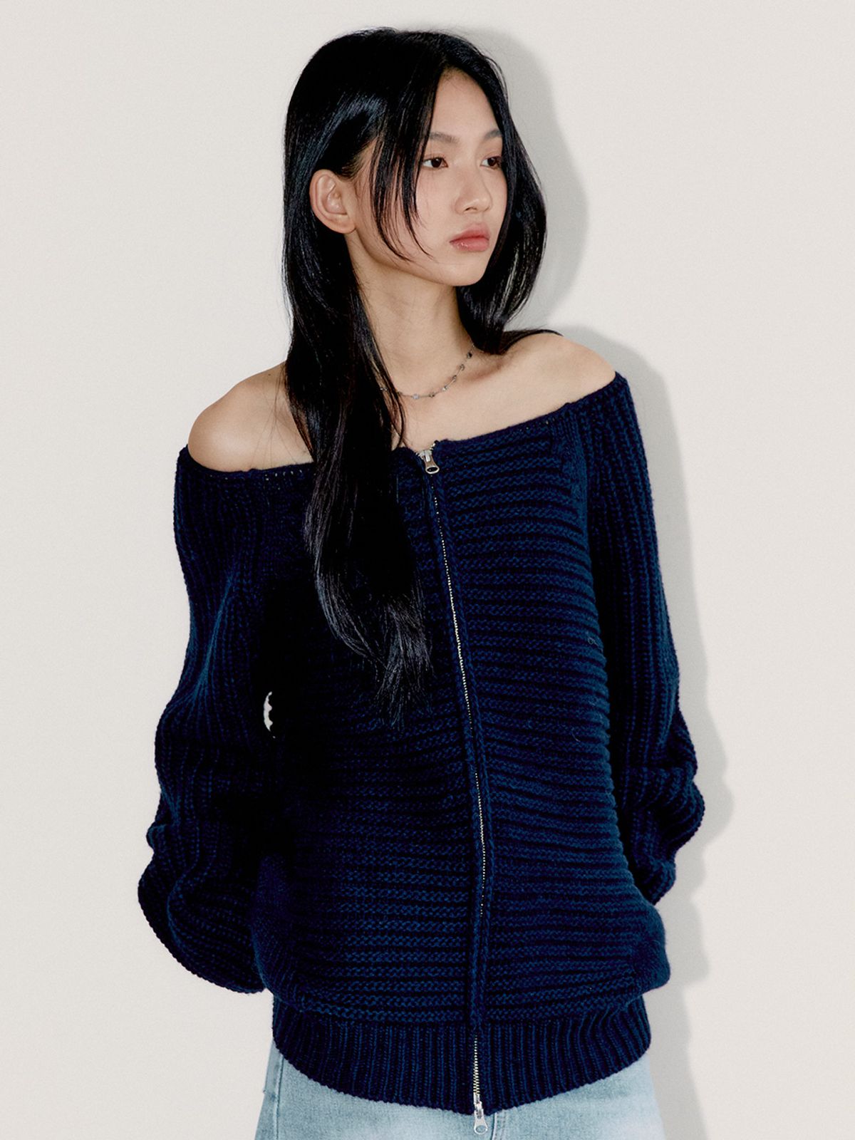 오피쉬(OAFISH) OFF SHOULDER KNIT ZIP-UP, NAVY