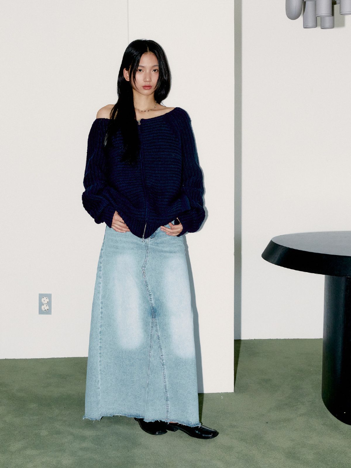 오피쉬(OAFISH) OFF SHOULDER KNIT ZIP-UP, NAVY