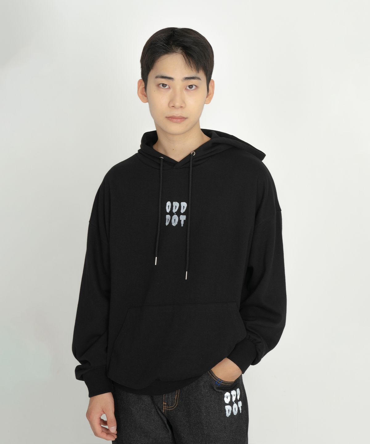 오드닷(ODD DOT) 오드 빅로고 후드티_블랙
