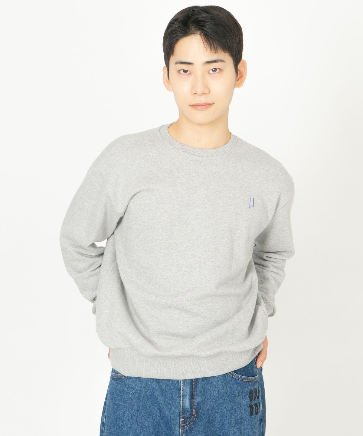 오드닷(ODD DOT) 오드 스퀘어 맨투맨_그레이