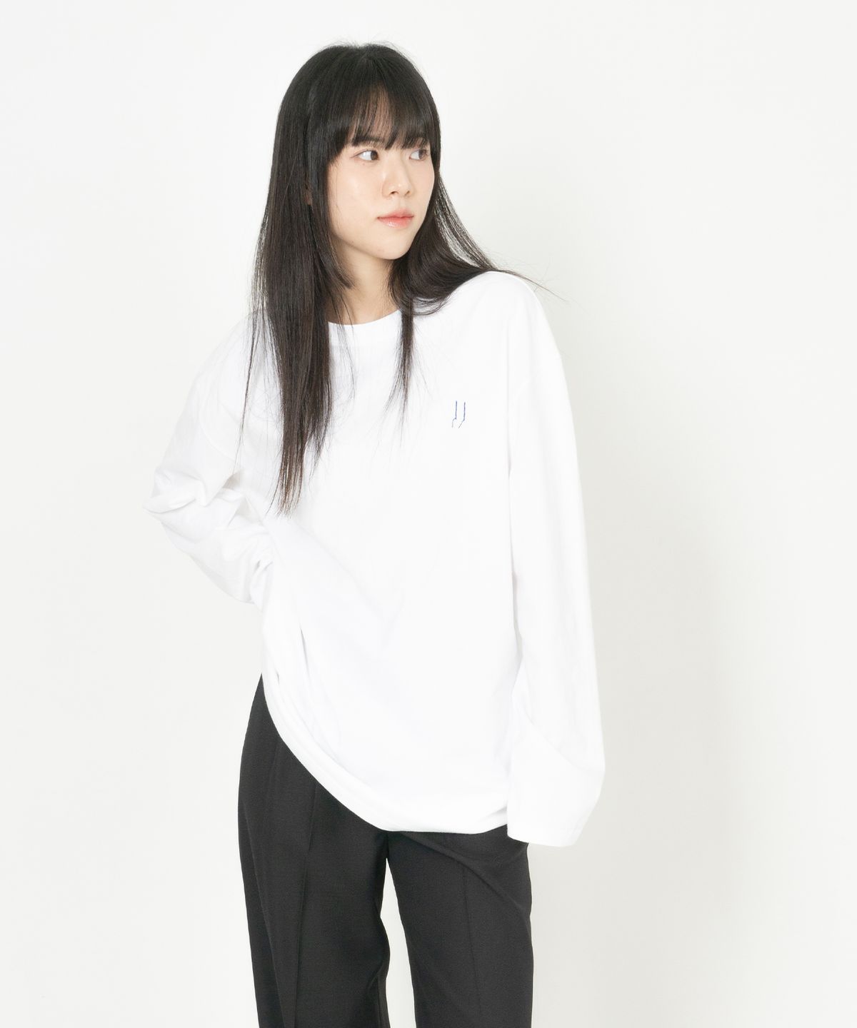 오드닷(ODD DOT) 오드 스퀘어 롱슬리브_화이트