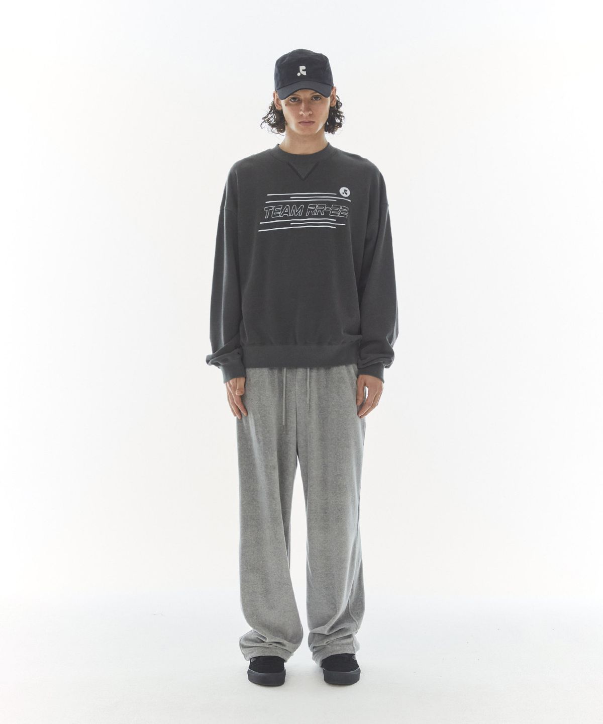 레스트앤레크레이션(REST&RECREATION) VELVET JOGGER PANTS - LIGHT GREY