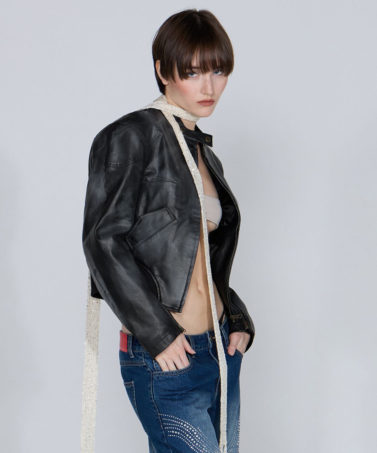 스컬프터(SCULPTOR) Emboss Faux Leather Bomber Black