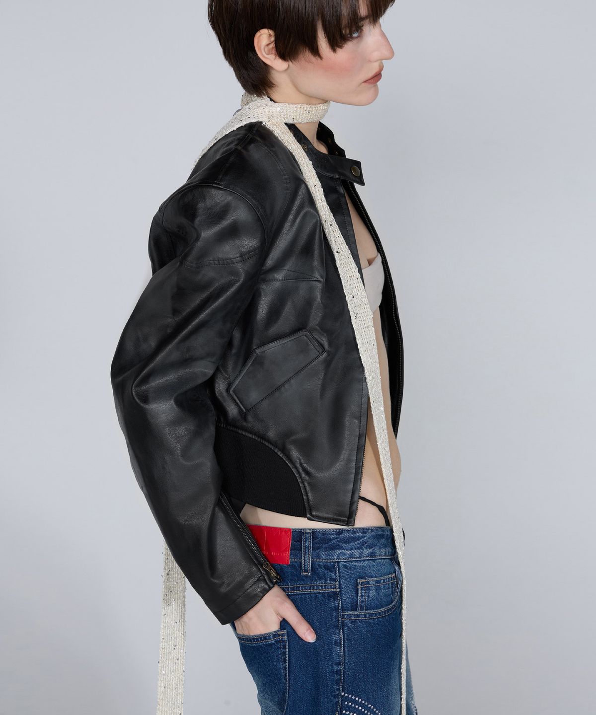 스컬프터(SCULPTOR) Emboss Faux Leather Bomber Black