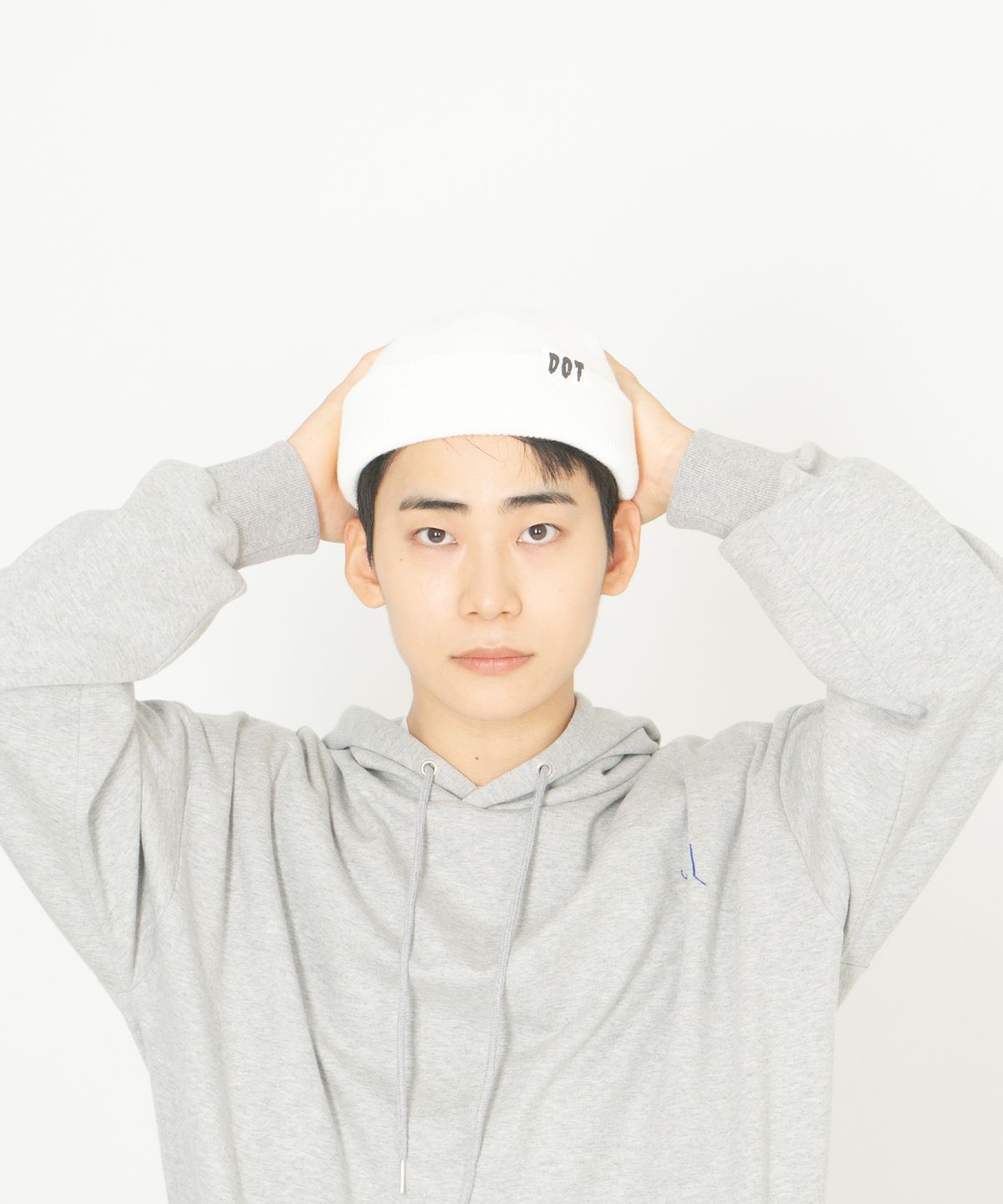 오드닷(ODD DOT) 오드 로고 아크릴 비니_화이트