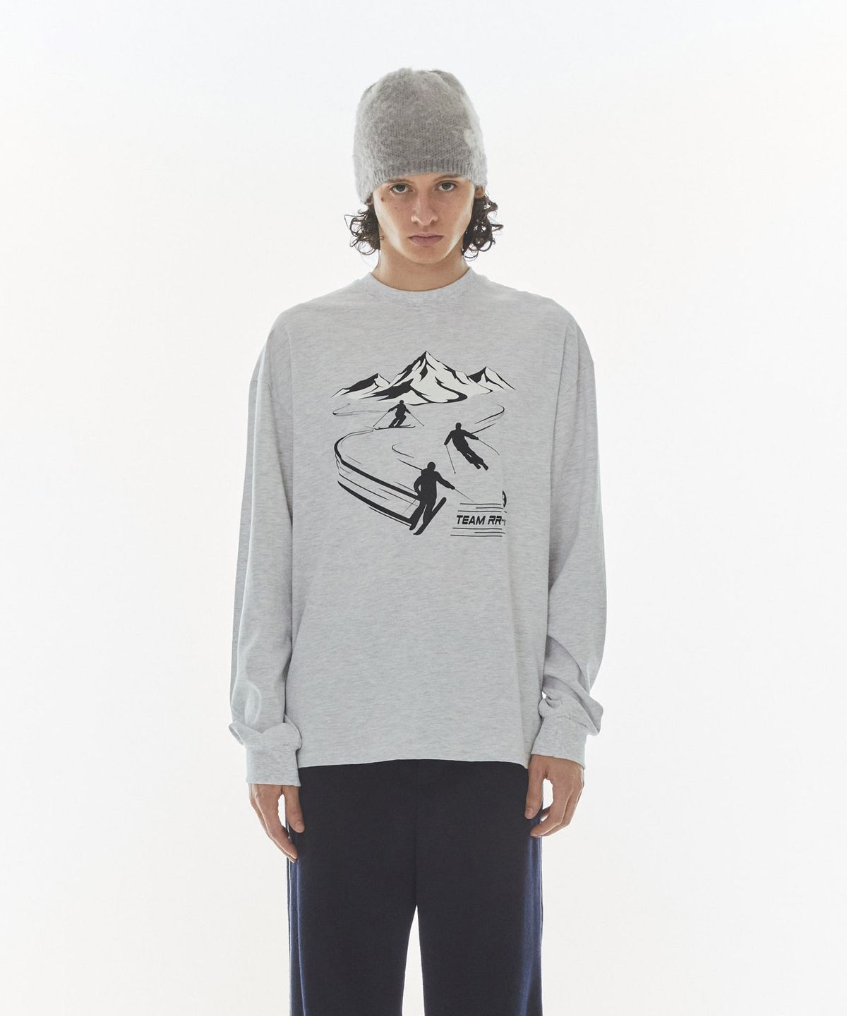 레스트앤레크레이션(REST&RECREATION) 22TEAM GRAPHIC LONG SLEEVE T-SHIRT - GREY