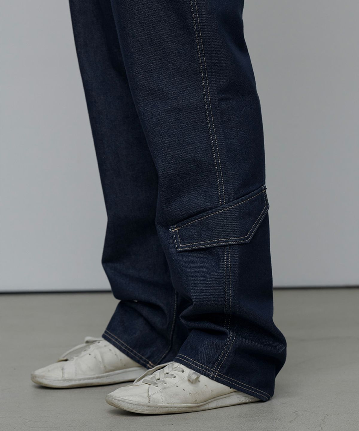 애니타임로릭(ANYTIME LOREAK) CLOVER POCKET PANTS-NAVY