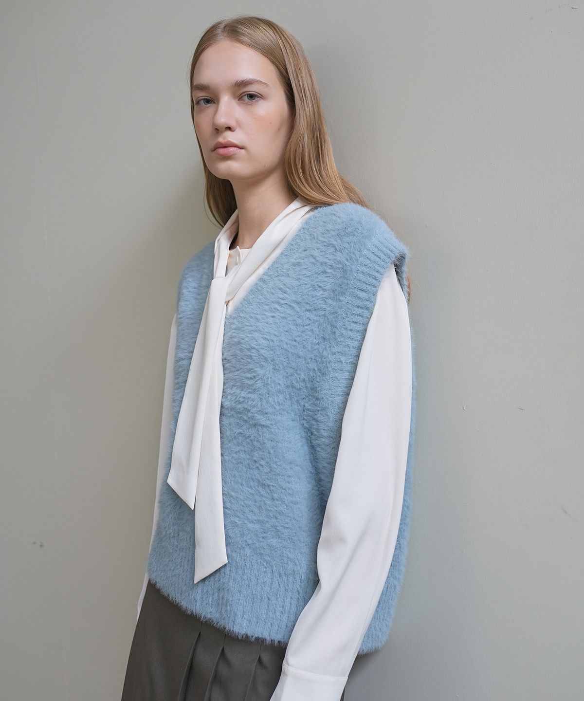 폴앤앨리스(PAUL&ALICE) HAIRY KNIT VEST / BLUE
